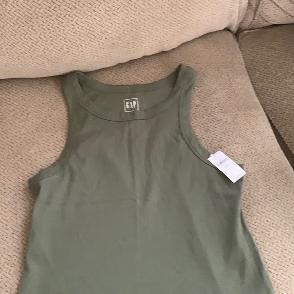 Cute summer tank - Picture 1 of 3